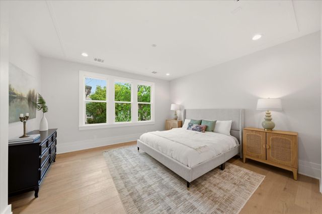 1236 Columbia Street, Houston, TX 77008