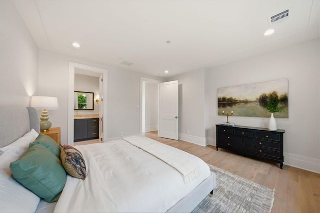 1236 Columbia Street, Houston, TX 77008