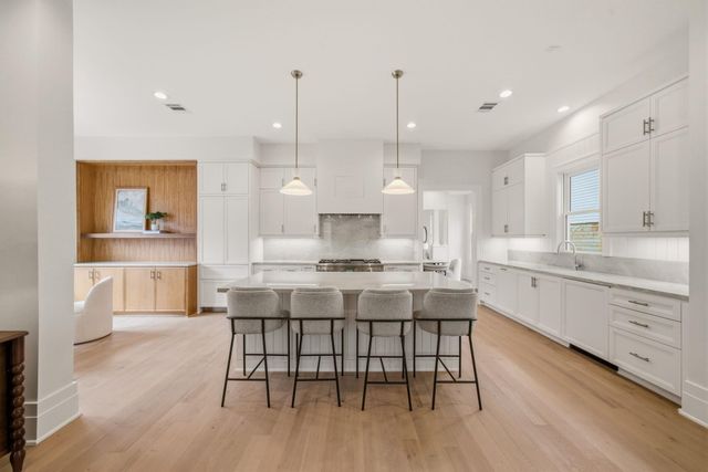 1236 Columbia Street, Houston, TX 77008