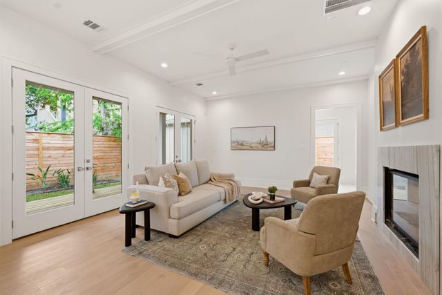 1236 Columbia Street, Houston, TX 77008