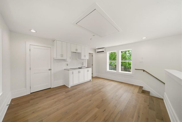 1236 Columbia Street, Houston, TX 77008