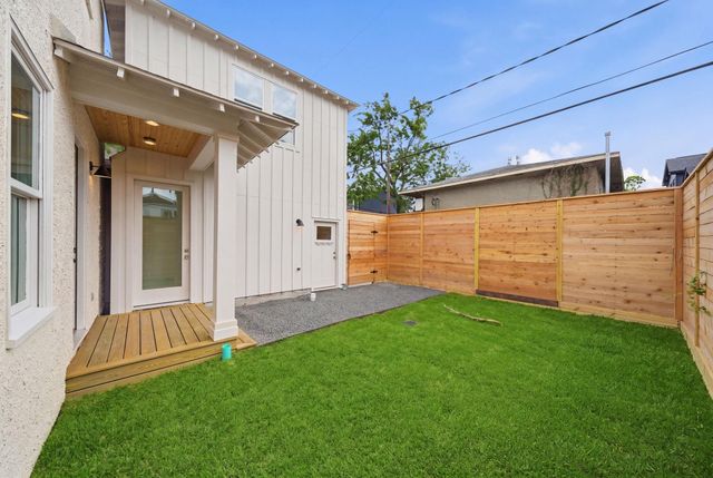 1236 Columbia Street, Houston, TX 77008