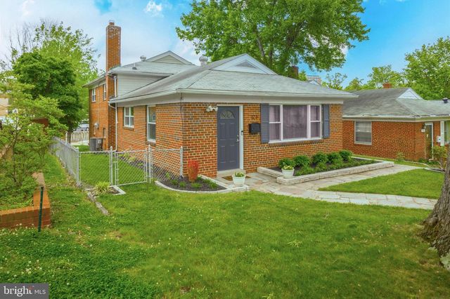 123 WALNUT ST NW, Washington, DC 20012