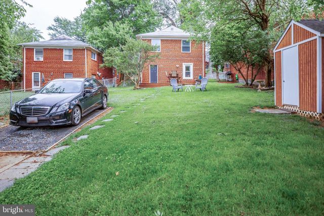 123 WALNUT ST NW, Washington, DC 20012