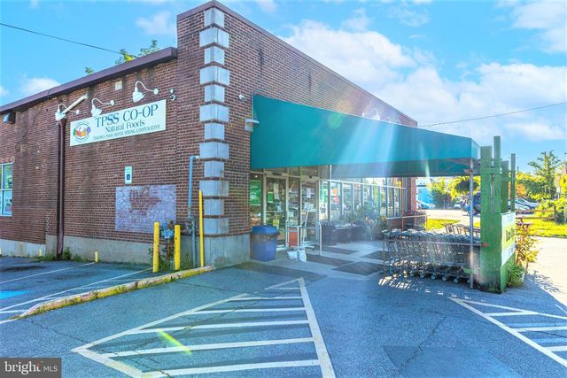 123 WALNUT ST NW, Washington, DC 20012