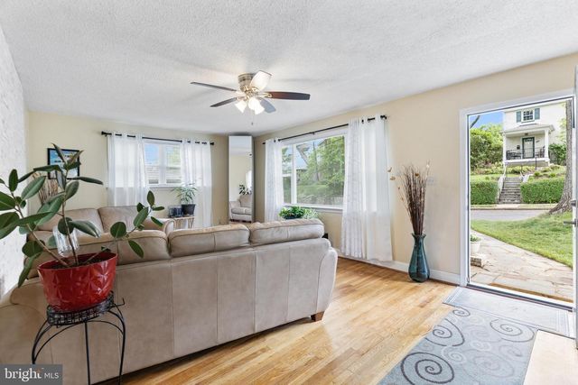 123 WALNUT ST NW, Washington, DC 20012