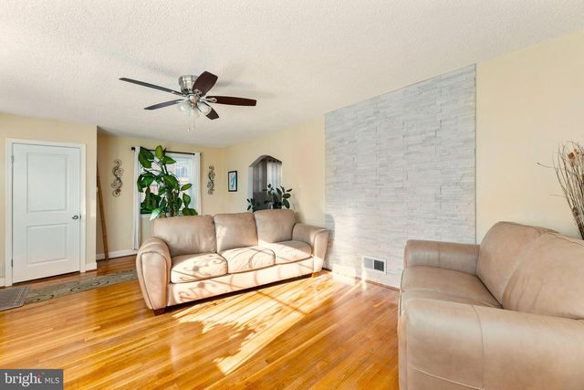 123 WALNUT ST NW, Washington, DC 20012