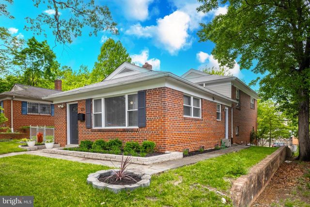 123 WALNUT ST NW, Washington, DC 20012