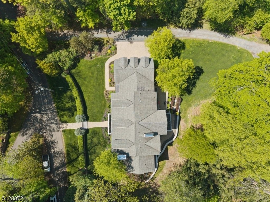 9 Bishops Ln, Millburn Twp., NJ 07078 — photo 5