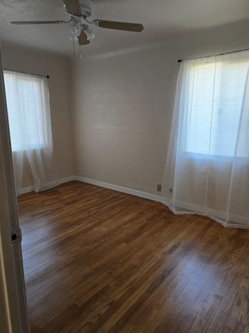 530 Locust Ave, Manteca, CA 95337