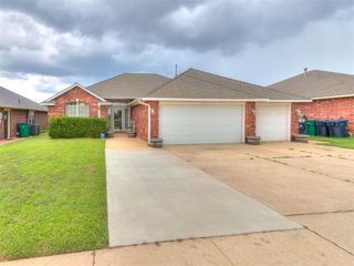9201 Button Avenue, Moore, OK 73160