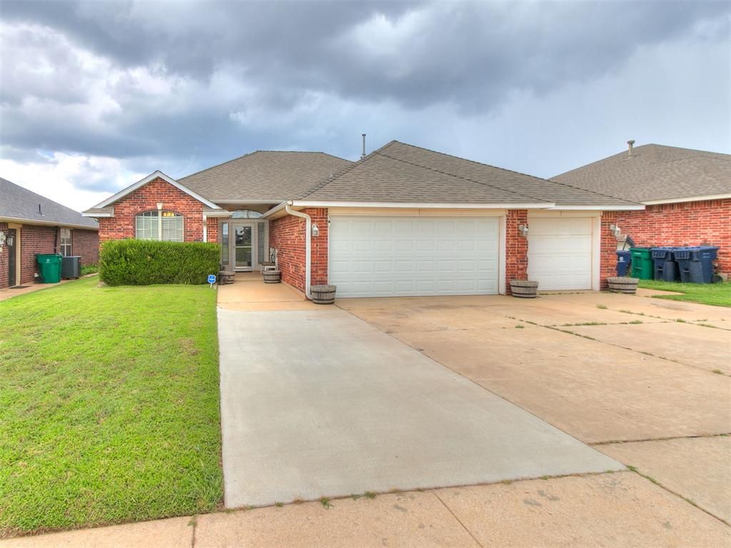 9201 Button Avenue, Moore, OK 73160