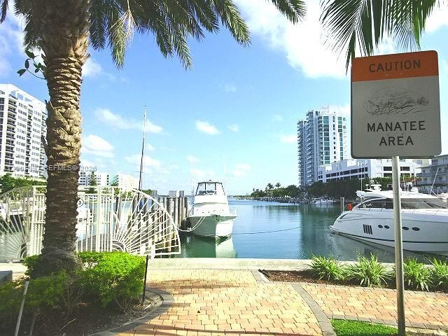 7900 Harbor Island Dr 817, North Bay Village, FL 33141