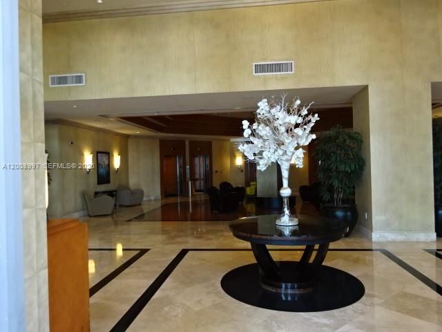 7900 Harbor Island Dr 817, North Bay Village, FL 33141