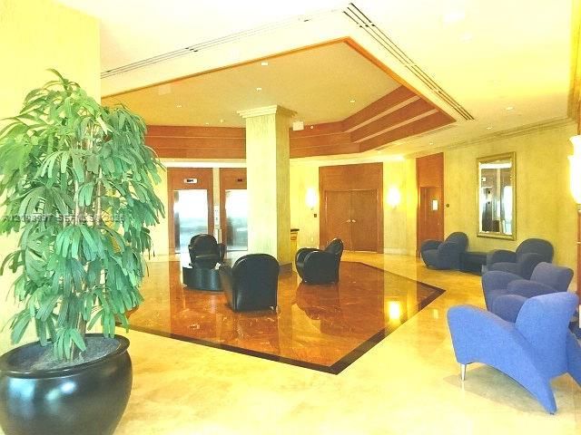 7900 Harbor Island Dr 817, North Bay Village, FL 33141