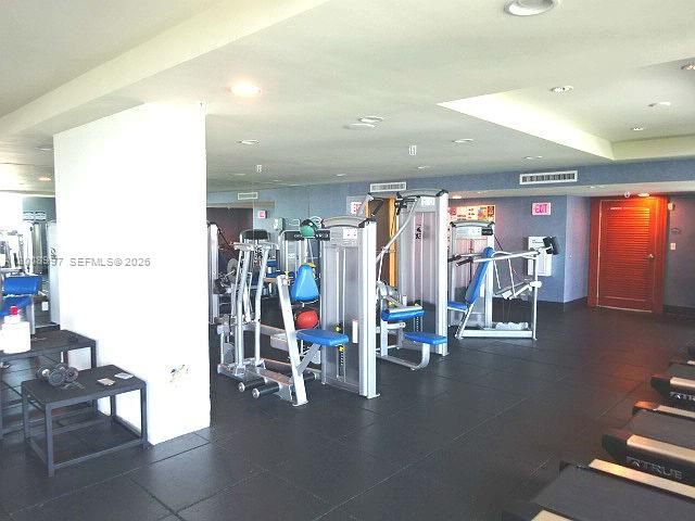 7900 Harbor Island Dr 817, North Bay Village, FL 33141