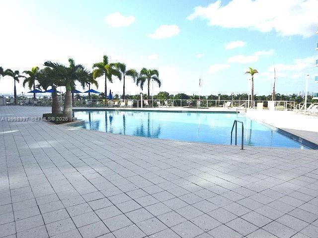 7900 Harbor Island Dr 817, North Bay Village, FL 33141