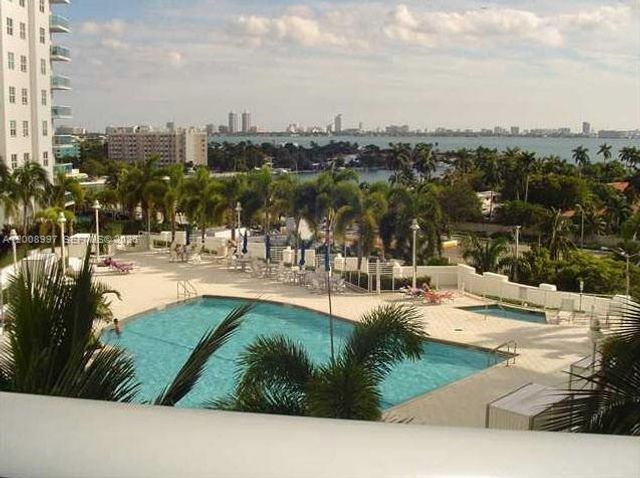 7900 Harbor Island Dr 817, North Bay Village, FL 33141