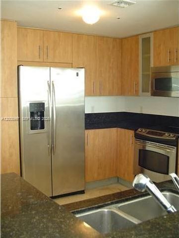 7900 Harbor Island Dr 817, North Bay Village, FL 33141