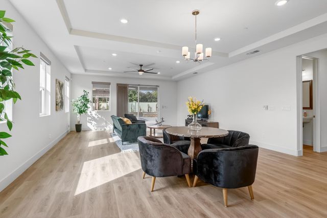 242 McKays Point Pl, West Sacramento, CA 95605