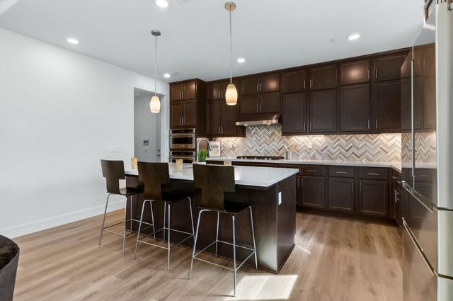 242 McKays Point Pl, West Sacramento, CA 95605