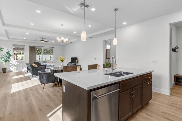 242 McKays Point Pl, West Sacramento, CA 95605