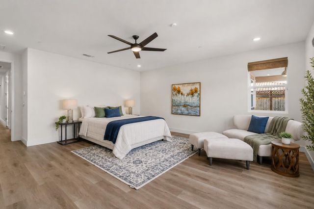 242 McKays Point Pl, West Sacramento, CA 95605