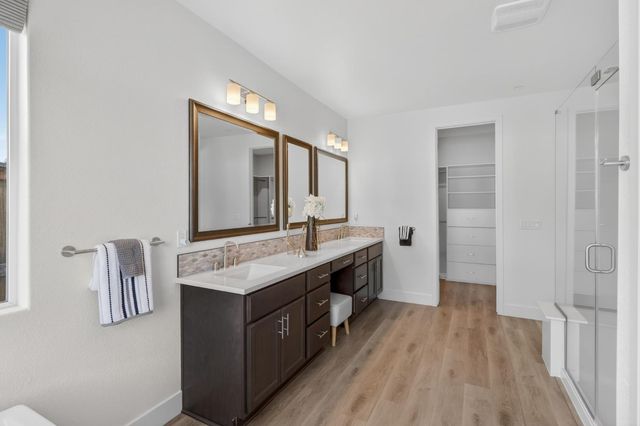 242 McKays Point Pl, West Sacramento, CA 95605