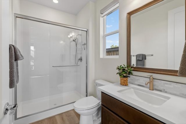 242 McKays Point Pl, West Sacramento, CA 95605