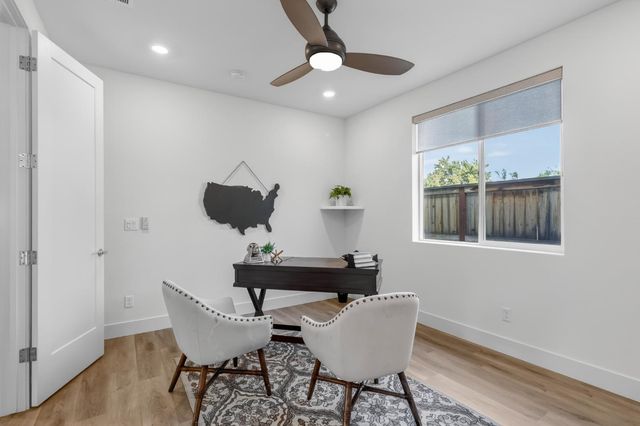 242 McKays Point Pl, West Sacramento, CA 95605