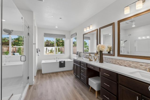 242 McKays Point Pl, West Sacramento, CA 95605