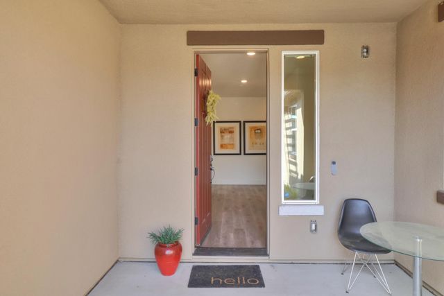 242 McKays Point Pl, West Sacramento, CA 95605