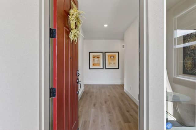 242 McKays Point Pl, West Sacramento, CA 95605