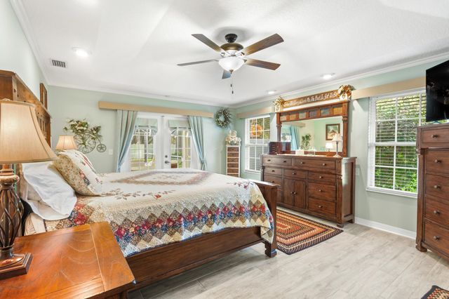 102 St Johns Blvd, East Palatka, FL 32131