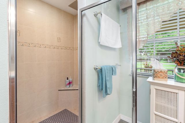 102 St Johns Blvd, East Palatka, FL 32131