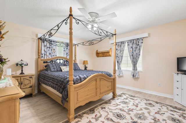 102 St Johns Blvd, East Palatka, FL 32131