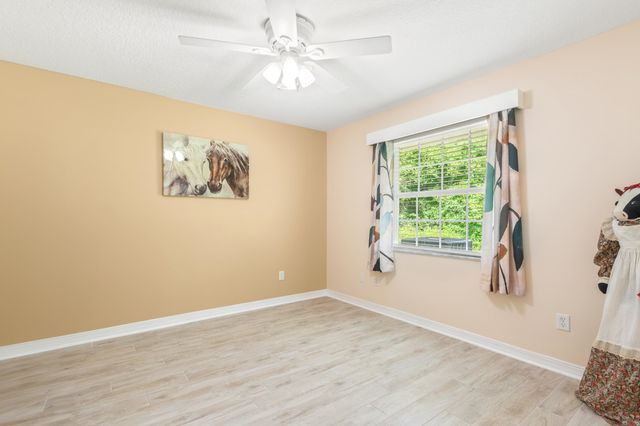 102 St Johns Blvd, East Palatka, FL 32131