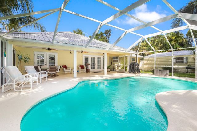 102 St Johns Blvd, East Palatka, FL 32131