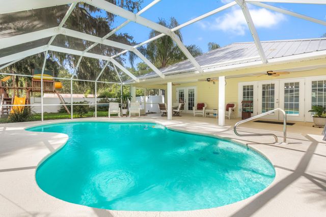 102 St Johns Blvd, East Palatka, FL 32131