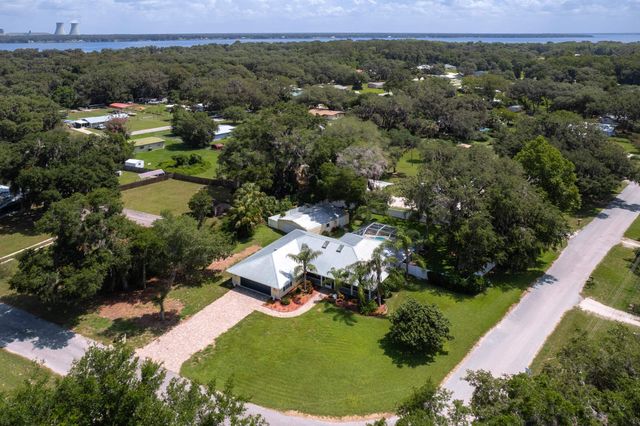 102 St Johns Blvd, East Palatka, FL 32131