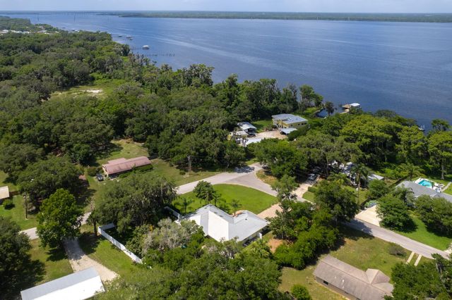 102 St Johns Blvd, East Palatka, FL 32131