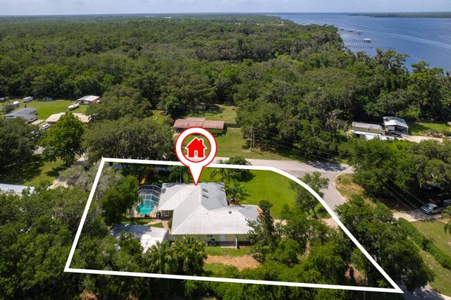 102 St Johns Blvd, East Palatka, FL 32131