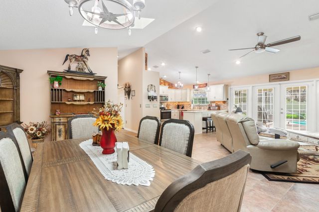 102 St Johns Blvd, East Palatka, FL 32131