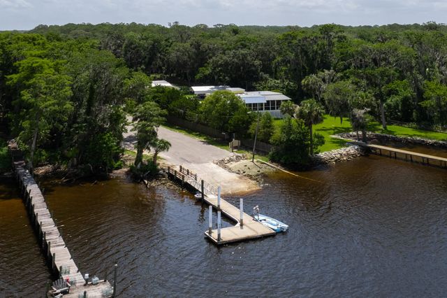 102 St Johns Blvd, East Palatka, FL 32131