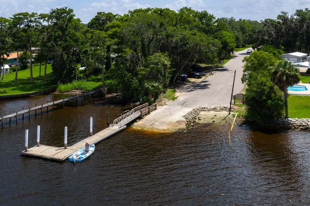 102 St Johns Blvd, East Palatka, FL 32131