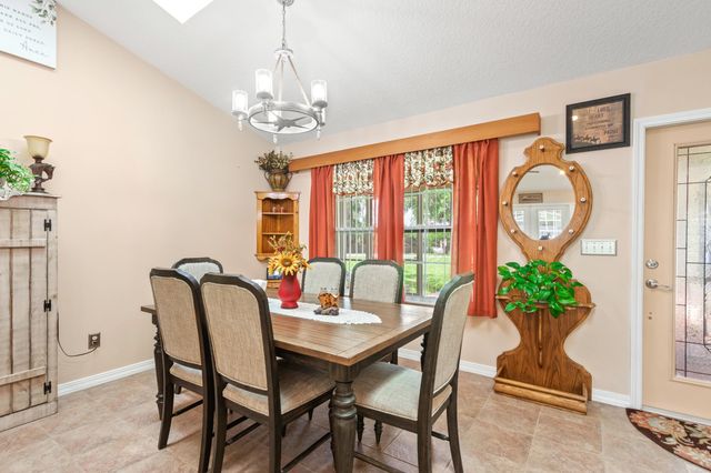 102 St Johns Blvd, East Palatka, FL 32131