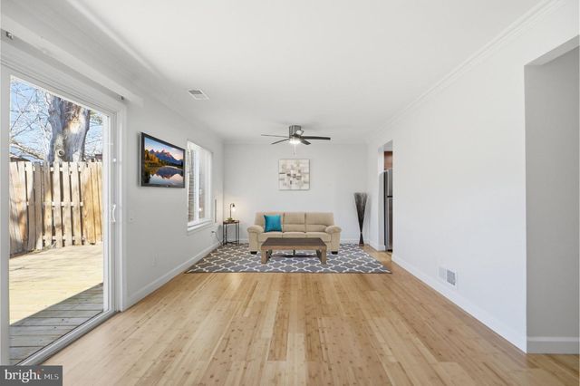 9637 MARSTON LN, Gaithersburg, MD 20886