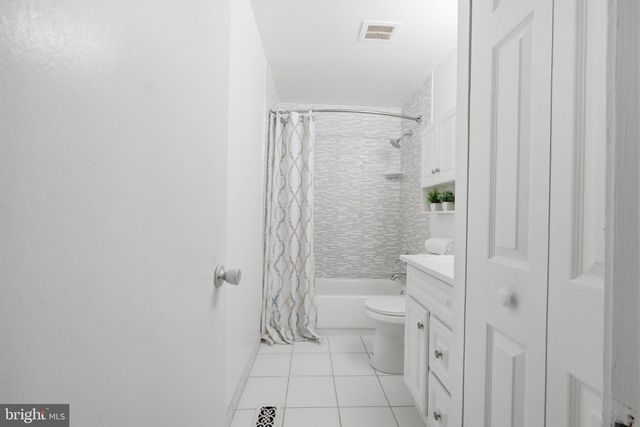 9637 MARSTON LN, Gaithersburg, MD 20886