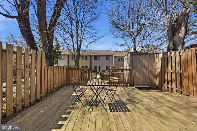 9637 MARSTON LN, Gaithersburg, MD 20886