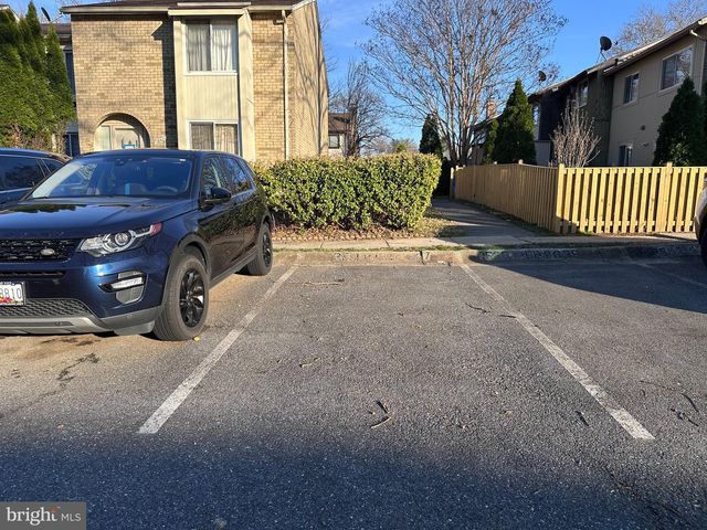 9637 MARSTON LN, Gaithersburg, MD 20886